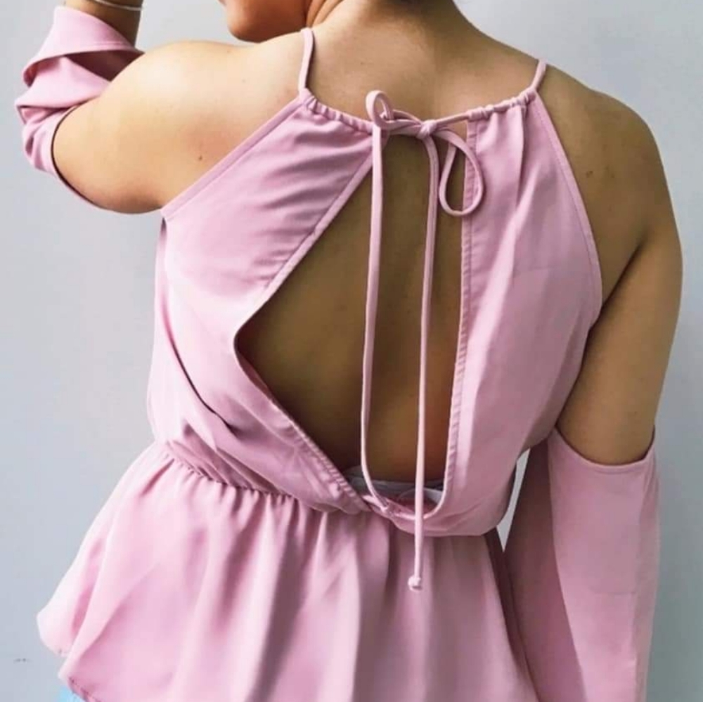 ⭐️Blush pink peplum cold shoulder top